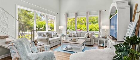 Smart-TV, videospill, DVD-spiller og bordtennis