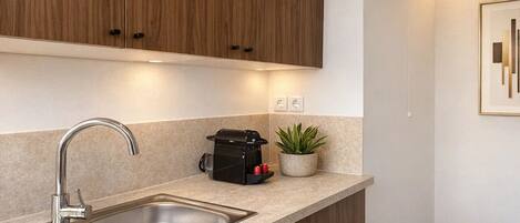 Studio Confort, vue ville | Cuisine privée