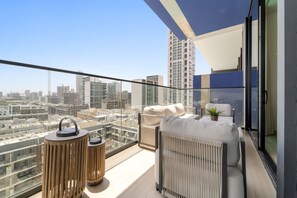 Apartment - Binghatti Corner - 815 1BD (Dubai)
