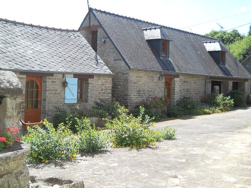 Petit havre de paix en pleine campagne bretonne, Jardin et terrasse – proche mer