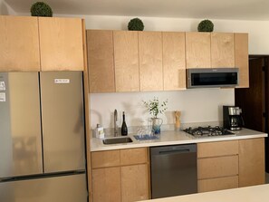 Mikrowelle, Ofen, Herdplatte, Geschirrspüler