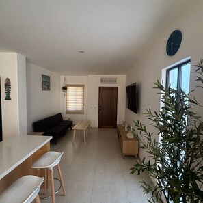 Interior - 2-bdr apartment with a private rooftop and views to the golf course and the Arch (Cabo San Lucas)