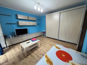 1 habitación, escritorio, tabla de planchar con plancha y wifi gratis 