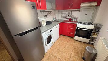 Refrigerador, horno, parrilla de estufa y lavavajillas