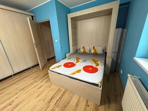 1 bedroom, desk, iron/ironing board, free WiFi