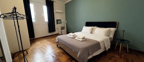 Departamento de lujo, balcón, vista a la ciudad | 2 habitaciones y caja de seguridad en la habitación