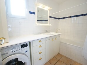 Hair dryer - Ground Floor Apartment with Courtyard in Saint-Martin-de-Ré (Unknown)