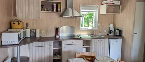 Microwave, stovetop, coffee/tea maker