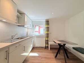 Kühlschrank, Herdplatte, Geschirrspüler