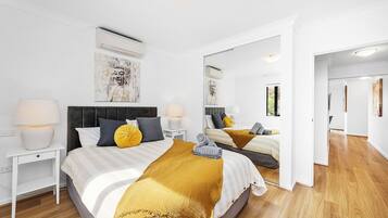 2 bedrooms, iron/ironing board, WiFi (free), bed sheets