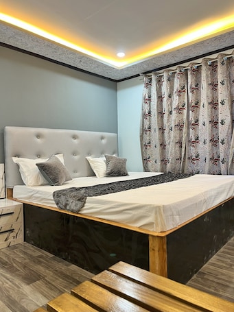 Deluxe Room, City View | City view