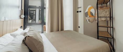 Apartment, Courtyard View (Loft 9) | 1 bedroom, desk, laptop workspace, blackout drapes