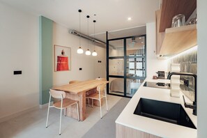 Superior Apartment (Loft 2) | Private kitchen | Fridge, oven, stovetop, dishwasher