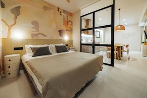 Appartement Supérieur, vue cour intérieure (Loft 4) | 1 chambre, bureau, espace de travail pour ordinateur portable