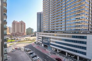 Exterior - Stylish 1BR w/ Balcony, Pool, Gym & Free Parking (Dubai)