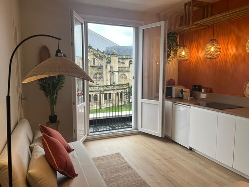 T2 cosy, vue église Notre-Dame, centre-ville, neuf