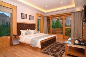 Deluxe Room | Premium bedding, free WiFi, bed sheets - The Countryside Villa Ladakh (Leh)