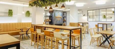 Reggeli, ebéd és vacsora, mediterrán ételek