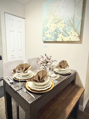 Deluxe Double Room, Balcony, Courtyard View | In-room dining