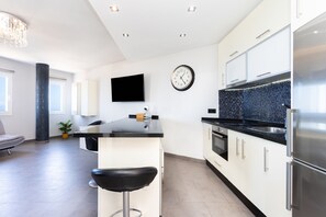 Fridge, microwave, oven, dishwasher