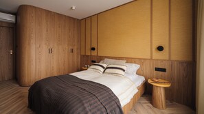 Apartment (32) | Individually decorated, individually furnished, iron/ironing board
