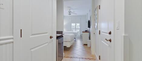 1 habitación, acceso a internet y ropa de cama