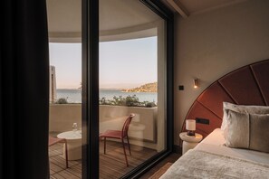 Skrivebord, skrivebord for bærbar PC, blendingsgardiner og lydisolert