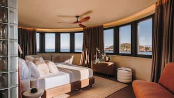 King Size Superior | Desk, laptop workspace, blackout drapes, soundproofing