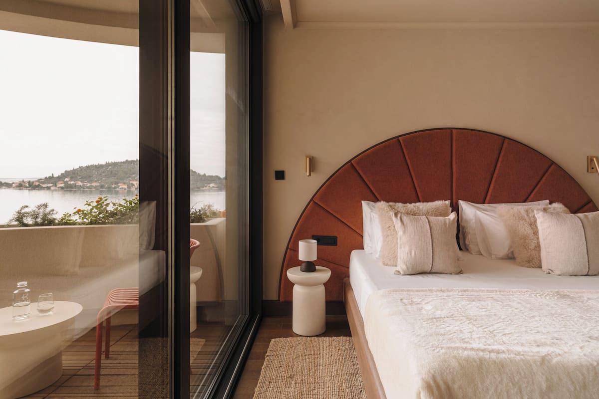 Skrivebord, skrivebord for bærbar PC, blendingsgardiner og lydisolert