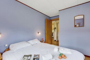 Family Chalet, Multiple Bedrooms, Mountainside (Casa Clelia) | 2 bedrooms, bed sheets - Casa Clelia (Centovalli)