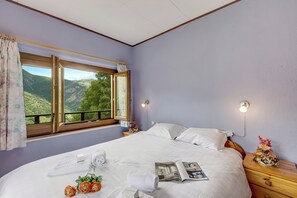 Perhechalet, useita makuuhuoneita, vuorten lähellä (Casa Clelia) | Yksityinen keittiö | Jääkaappi, uuni, liesi, kahvin-/teenkeitin