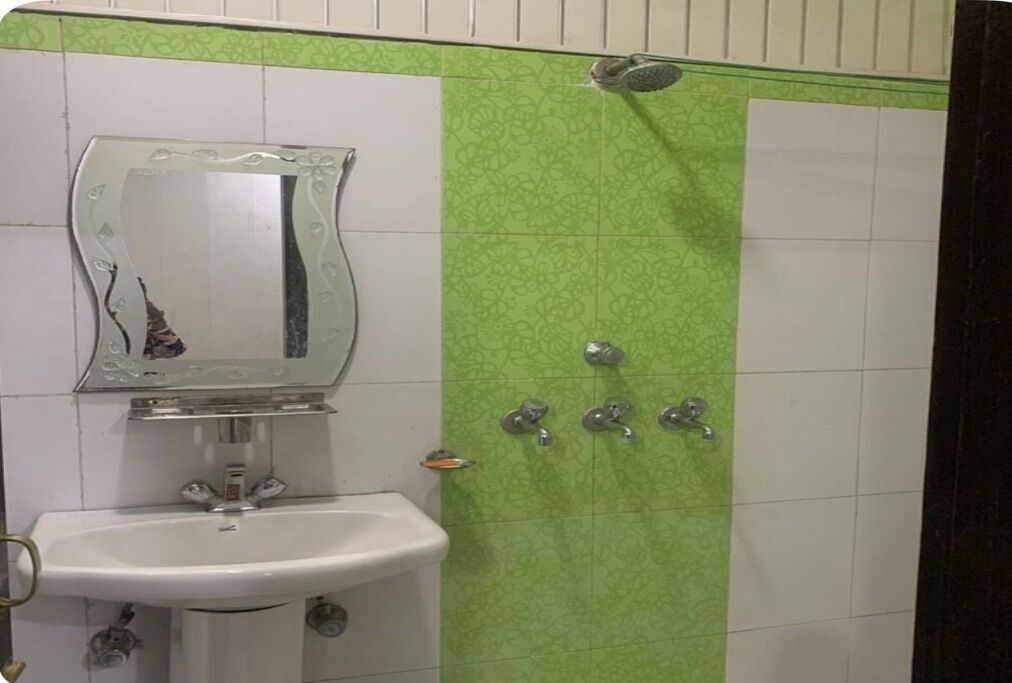 Dusche, Handtücher, Seife, Toilettenpapier