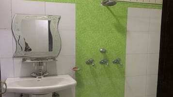 Dusche, Handtücher, Seife, Toilettenpapier