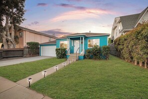 Exterior - Golden Hour Getaway | 10 min to Beach and Harbor (San Diego)