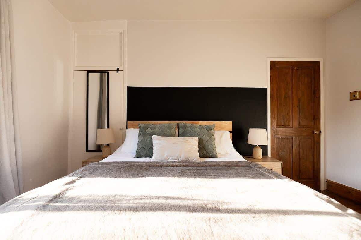 2 多间卧室、熨斗/熨衣板、旅行婴儿床、WiFi