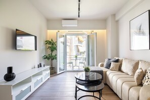 Living room - Nostalgia 1-Bedroom Apartment in Athens (Athens)