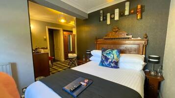 Iron/ironing board, free WiFi, bed sheets