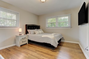 3 bedrooms, iron/ironing board, travel cot, free WiFi
