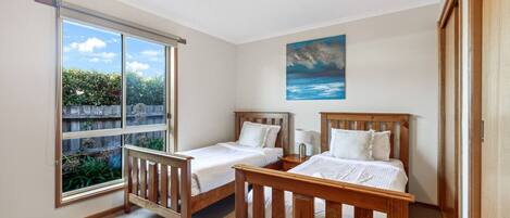 3 bedrooms, iron/ironing board, free WiFi, bed sheets