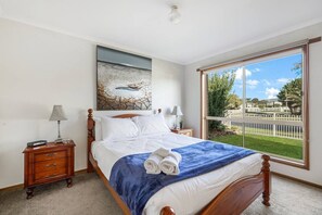 3 chambres, fer et planche à repasser, accès au Wi-Fi (inclus)