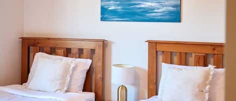 3 chambres, fer et planche à repasser, Wi-Fi gratuit, draps fournis