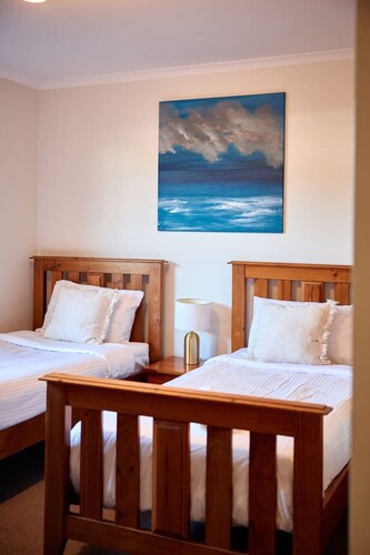 Retro Beach Break - 300 meters to the beach!