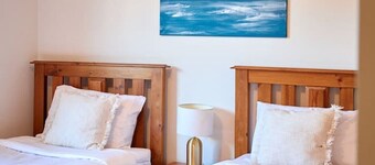 Retro Beach Break - 300 meters to the beach!