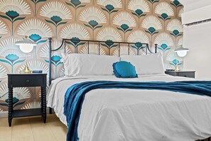 1 habitación, tabla de planchar con plancha, cuna de viaje y wifi