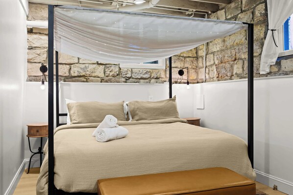 3 chambres, fer et planche à repasser, Wi-Fi, draps fournis