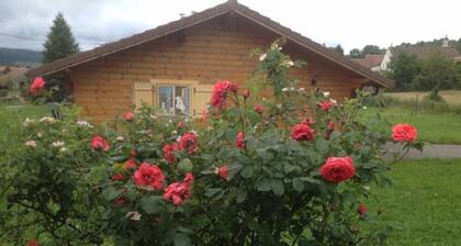 Chalet indépendant à la ferme dans le Jura