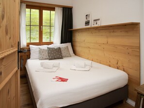 3 室のベッドルーム、WiFi (無料)