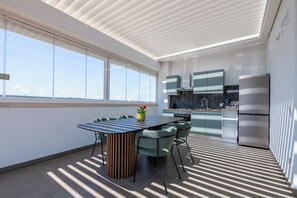 Superior Room, Sea View, Tower | Private kitchen | Full-size fridge, oven, stovetop, electric kettle - White Coast Relax & Stay (Polignano a Mare)