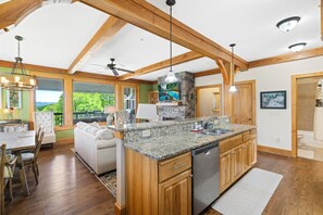 Interior - Chalakee Lodge CJ-3- Mountain View, Gated Resort, Indoor/Outdoor Pools & Hot Tub (Boone)