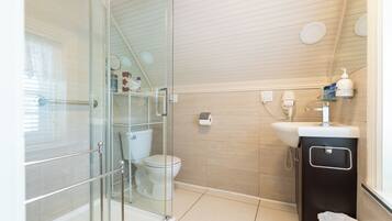 Dusche, Seife, Shampoo, Toilettenpapier